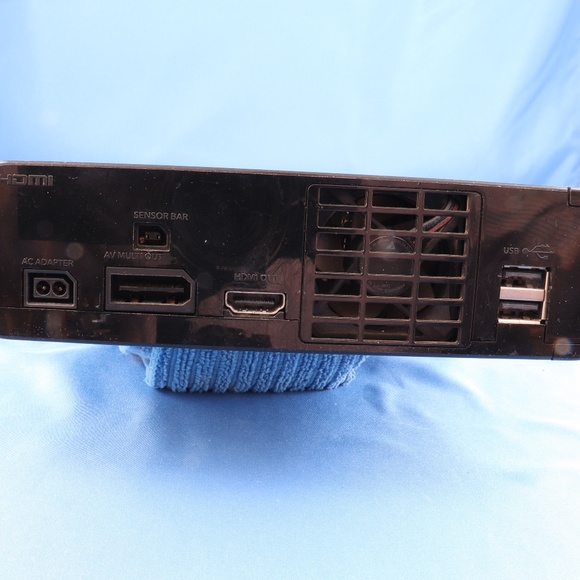 Nintendo WiiU - Picture 2 of 3